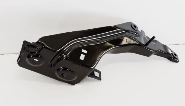 Кронштейн крила правого